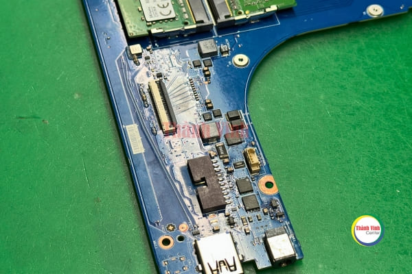 cứu main laptop MSI Thin 15 B13UC vô nước