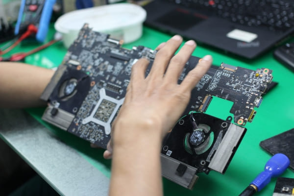 thay jack sạc laptop MSI Stealth 15M