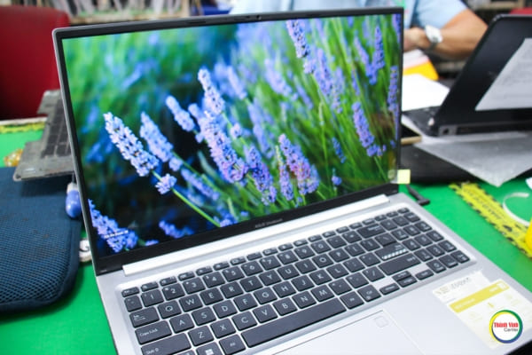 Thay màn hình laptop Asus Vivobook 15 OLED A1505Z