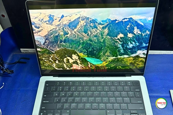 thay màn hình MacBook Pro M4 2024 14 inch A3112
