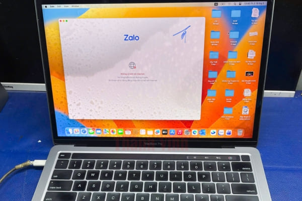 Thay phản quang màn hình MacBook Pro M1 2020 Model A2338 vô nước là gì?
