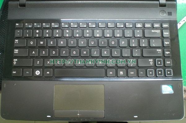 Mặt C + phím zin laptop samsung np300e4z