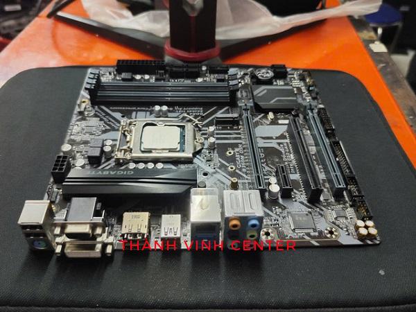 Combo main GIGABYTE B360M D3H + cpu i3-8100